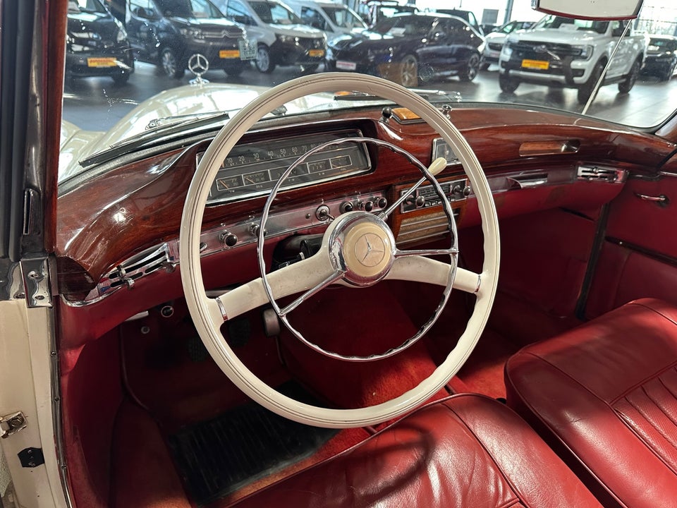 Mercedes 220 S 2,2 Ponton Cabriolet 2d
