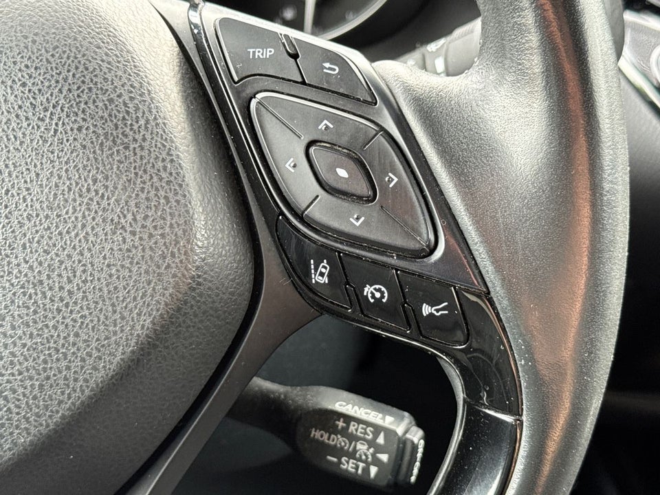 Toyota C-HR 1,8 Hybrid C-LUB CVT 5d