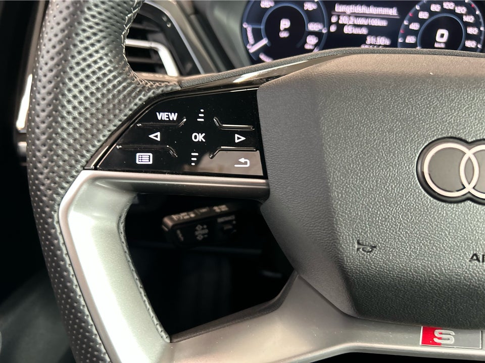 Audi Q4 e-tron 40 S-line 5d