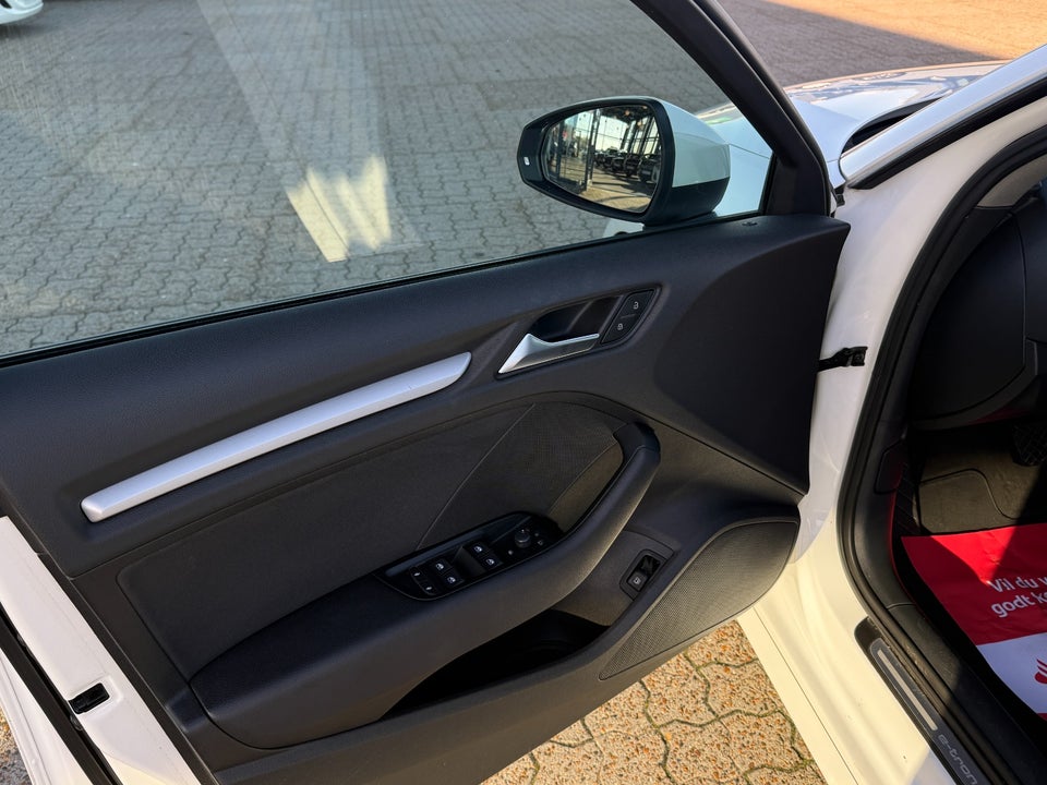Audi A3 1,4 e-tron Sportback S-tr. 5d