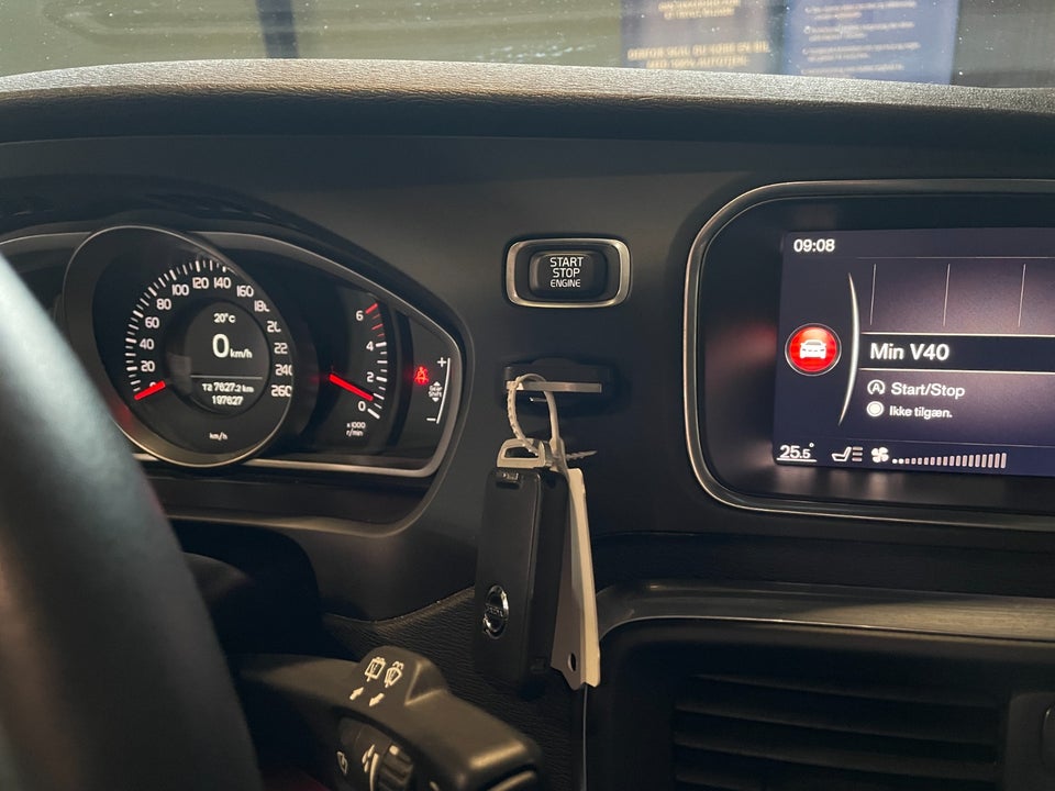 Volvo V40 2,0 D2 120 Momentum 5d