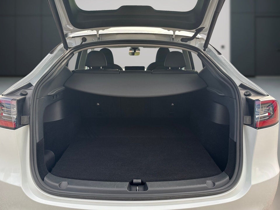 Tesla Model Y RWD 5d