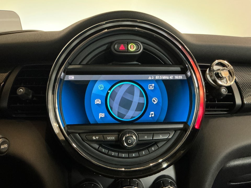 MINI Cooper SE Maximise 3d