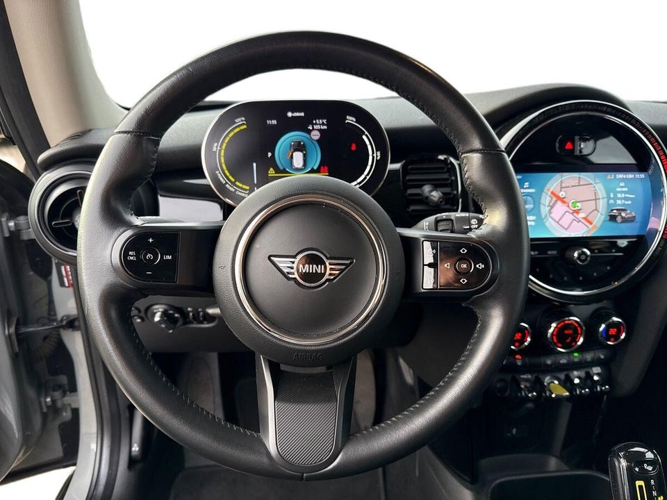 MINI Cooper SE Essential 3d