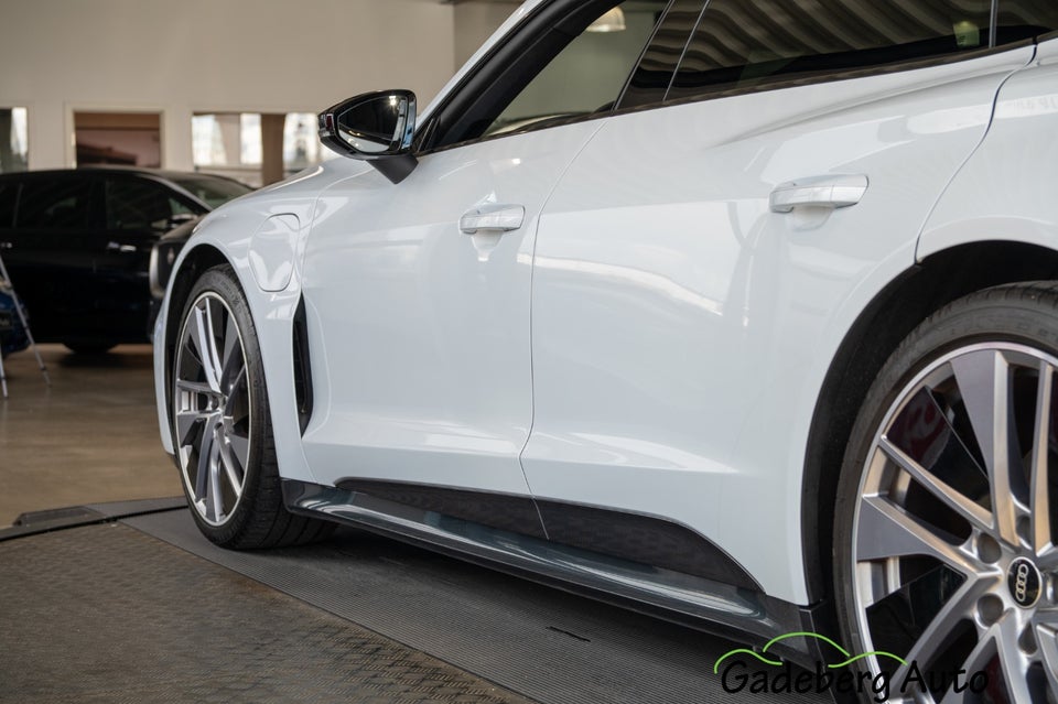 Audi e-tron GT quattro 4d