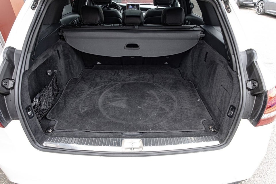 Mercedes C220 d 2,2 AMG Line stc. aut. 5d