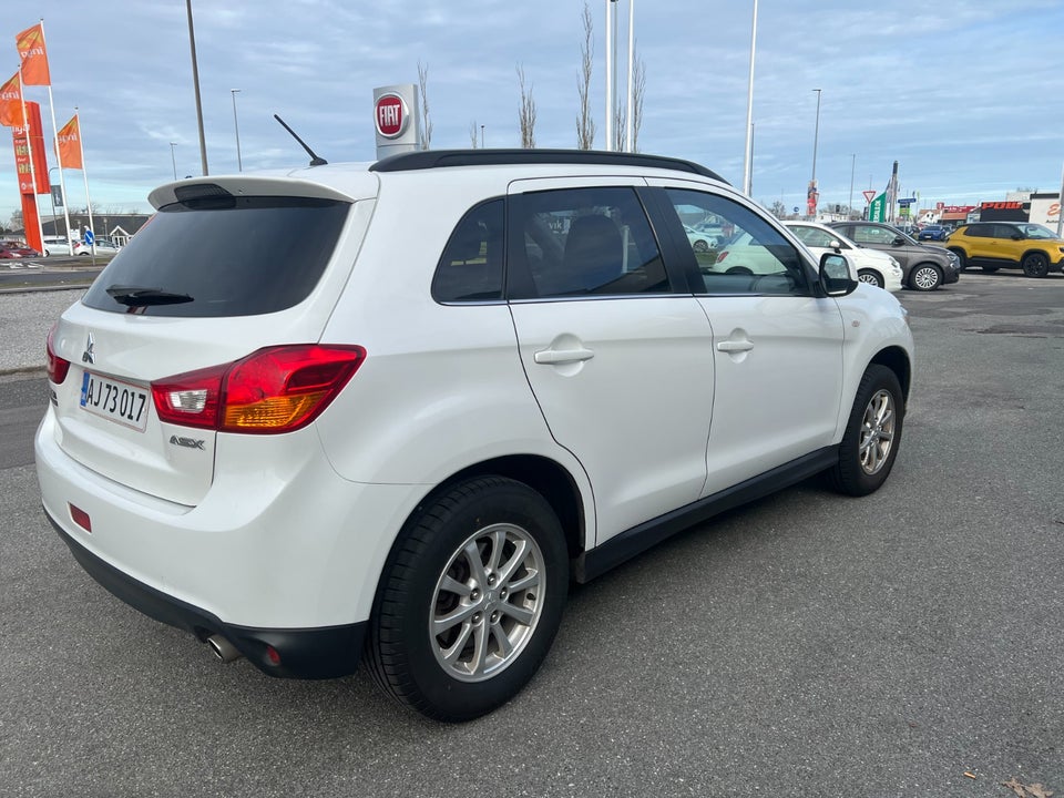 Mitsubishi ASX 1,6 Invite 5d