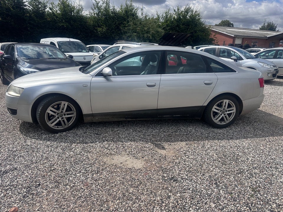 Audi A6 2,4 V6 4d