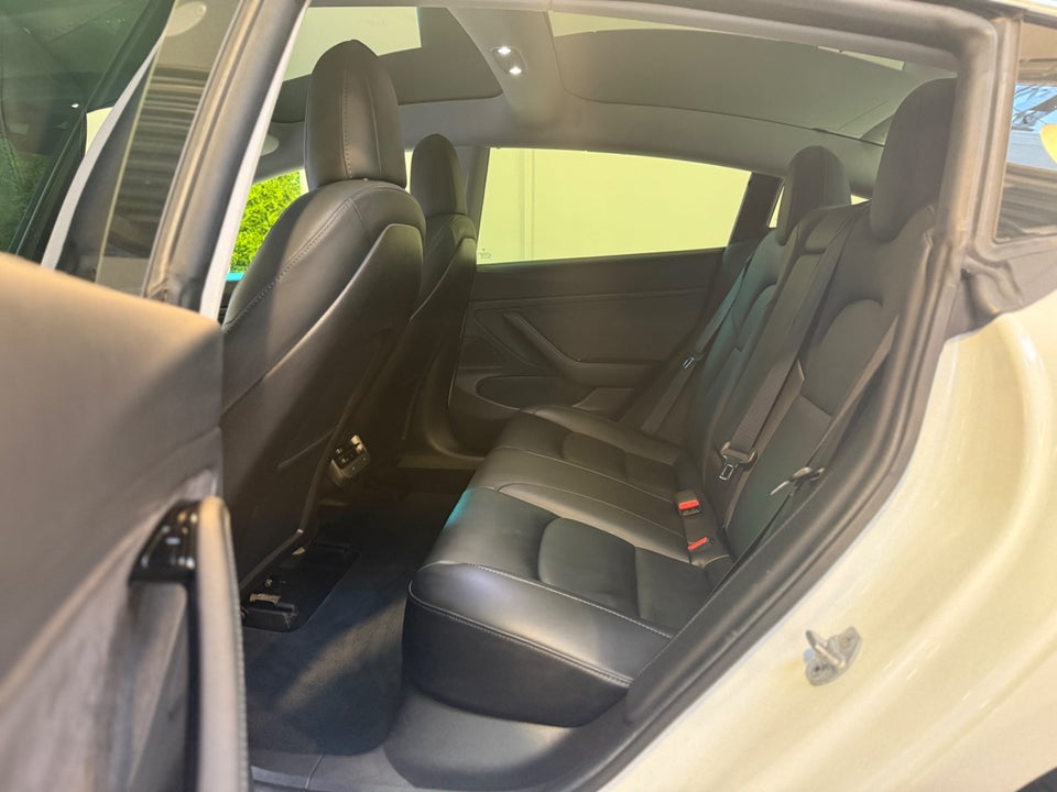 Tesla Model 3 Long Range AWD 4d