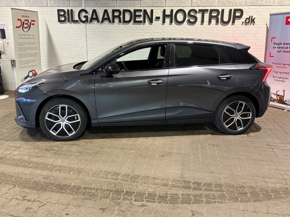 MG 4 77 Luxury Extended Range 5d