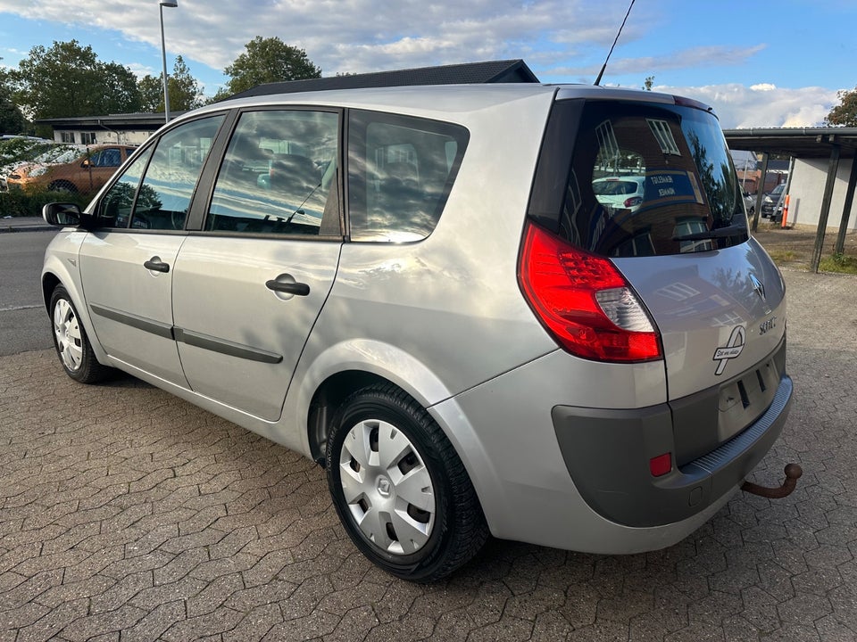 Renault Grand Scenic II 1,6 Authentique Comfort 5d