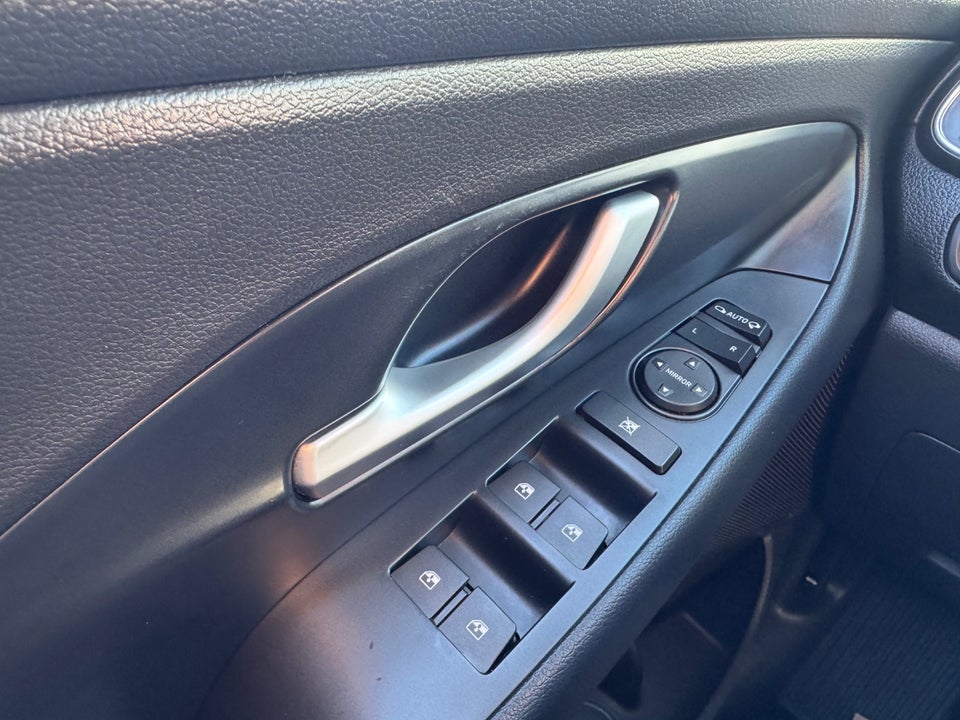 Hyundai i30 1,4 T-GDi Premium Fastback DCT 5d