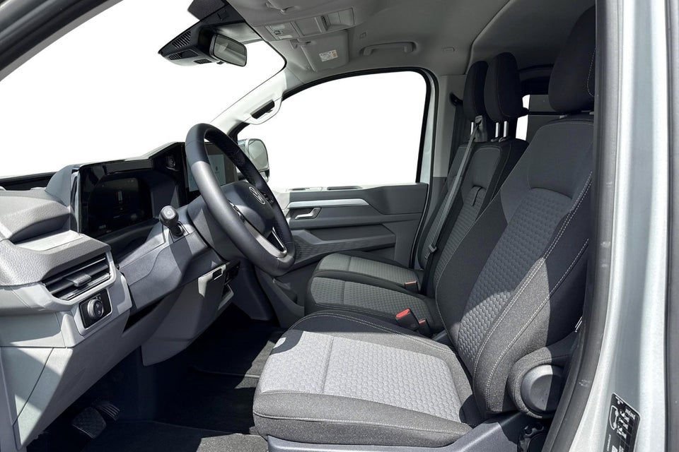 VW e-Caravelle 64 Life SWB