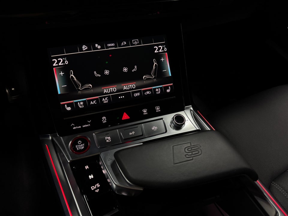 Audi SQ8 e-tron quattro 5d