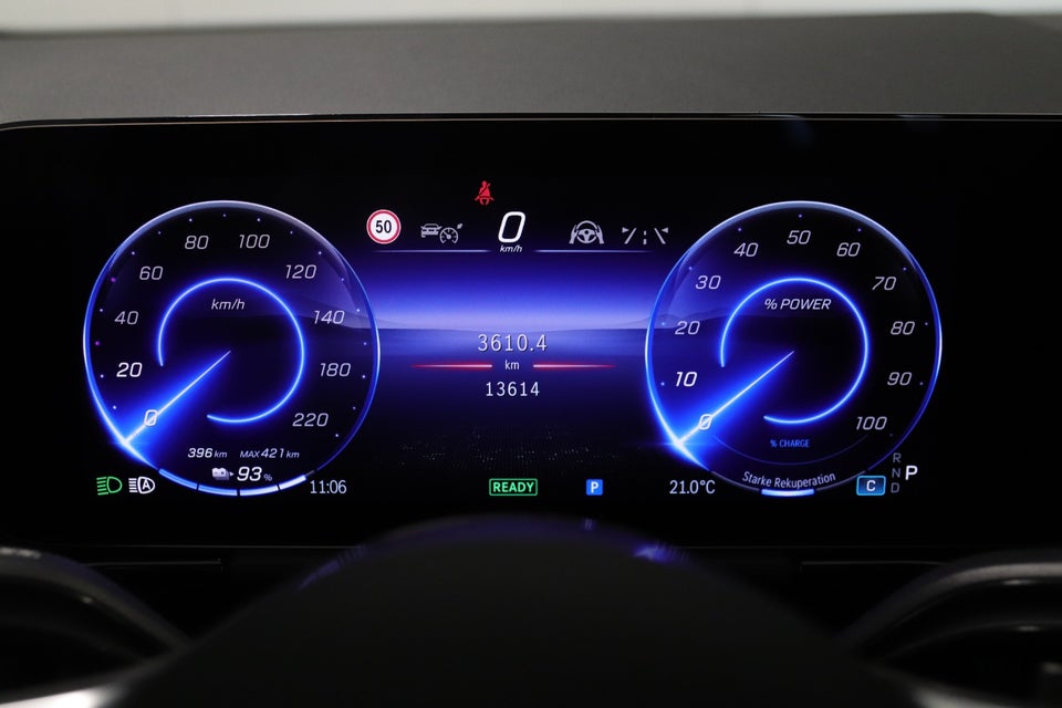 Mercedes EQA300 Progressive 4Matic 5d