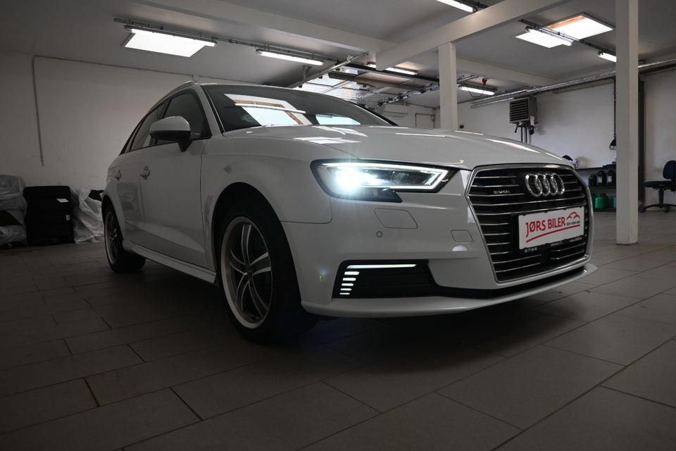 Audi A3 1,4 e-tron Sportback S-tr. 5d