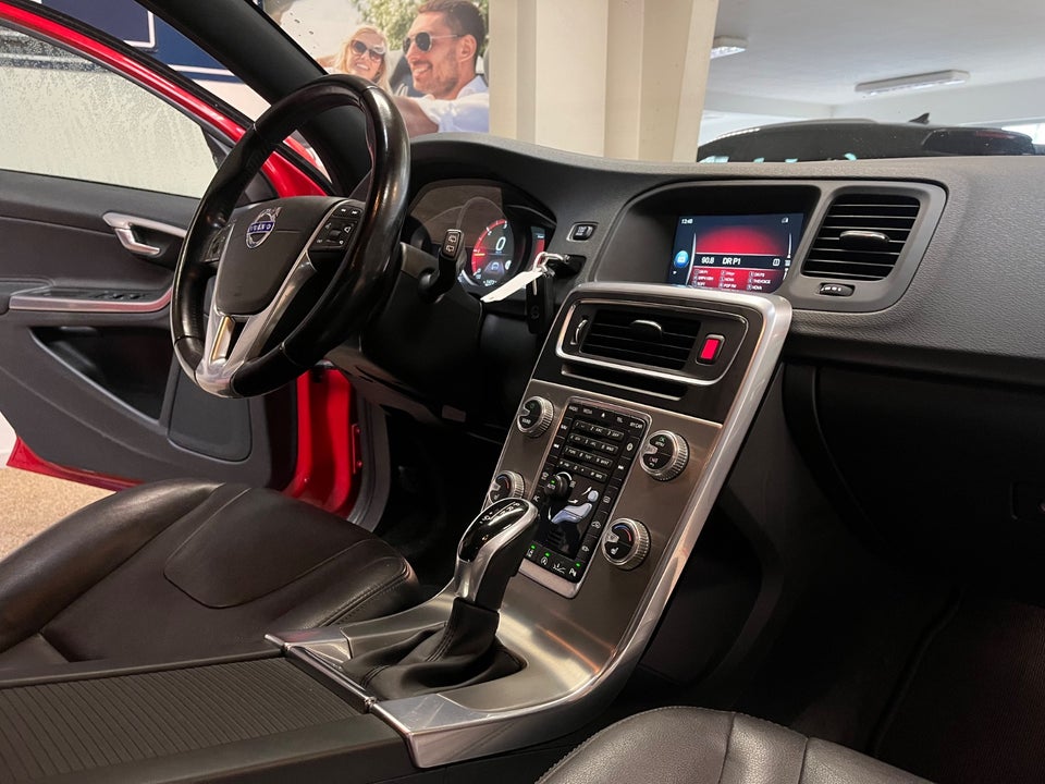 Volvo V60 2,0 D4 190 Summum aut. 5d