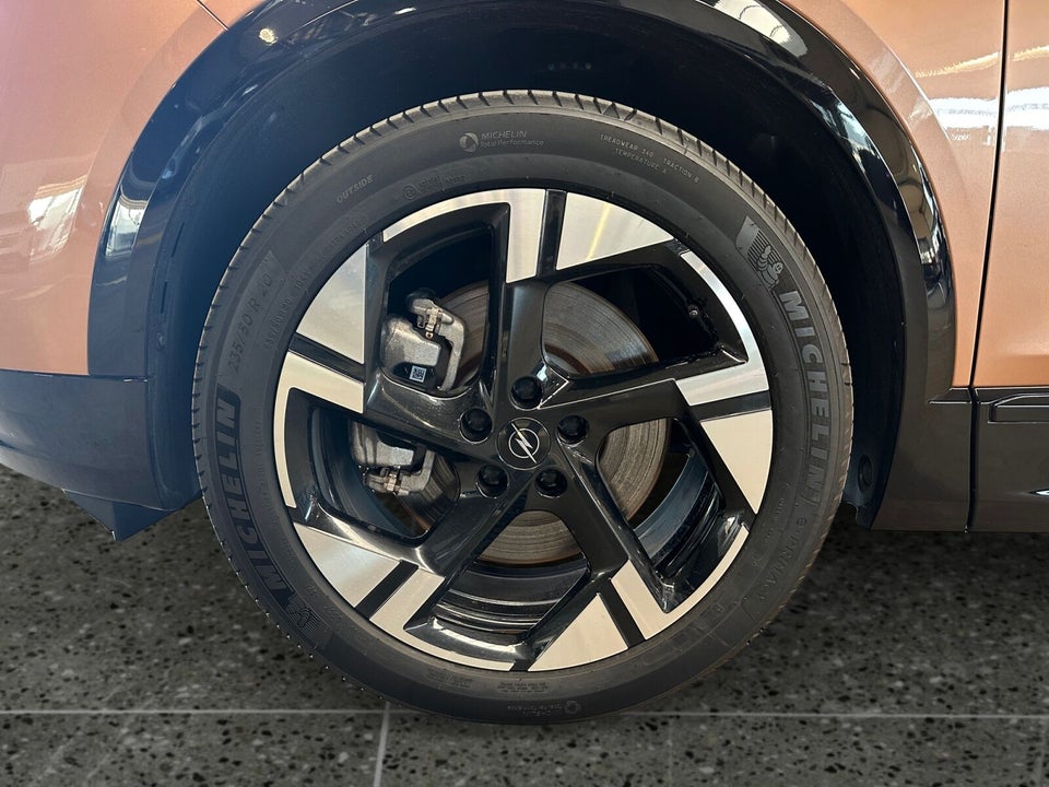 Opel Grandland-e 73 GS Sky 5d