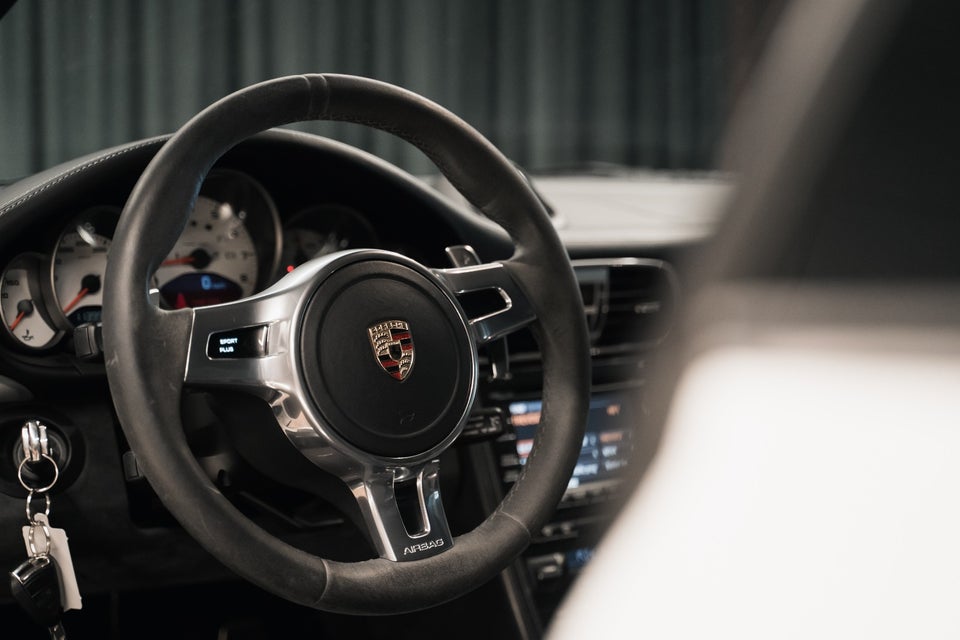 Porsche 911 Carrera 4 GTS 3,8 Coupé 2d