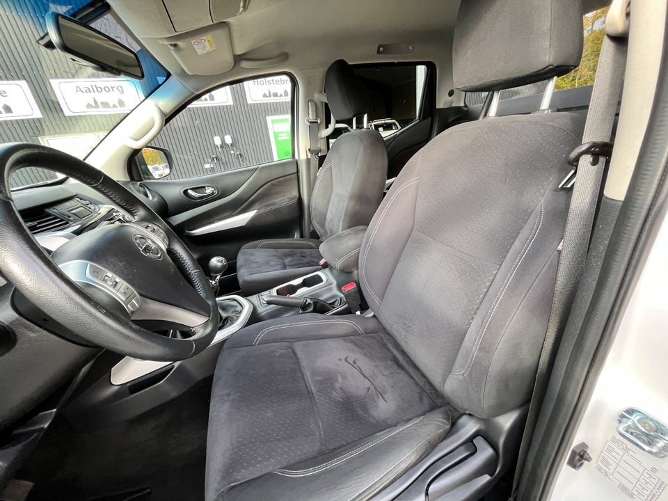 Nissan Navara 2,3 dCi 160 Db.Kab N-Connecta 4d