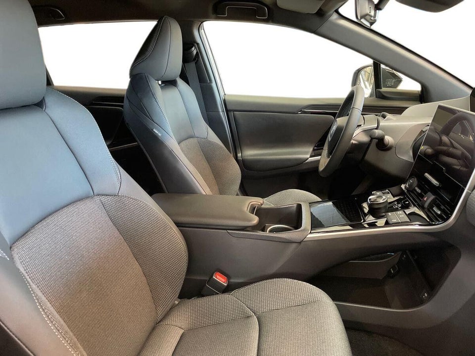 Toyota bZ4X Executive 5d