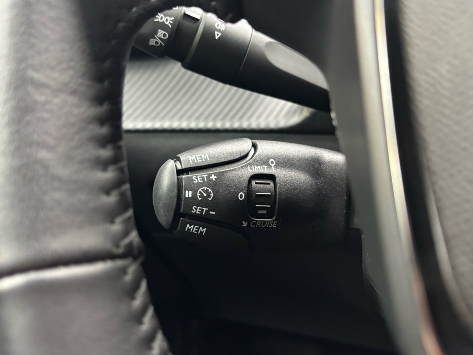 Peugeot e-2008 50 Style 5d