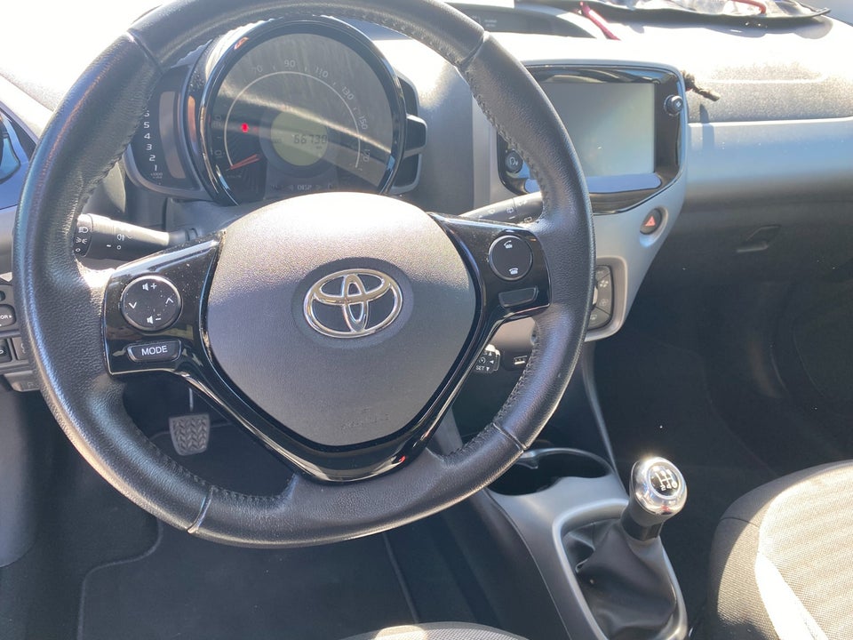 Toyota Aygo 1,0 VVT-i x-pression 5d