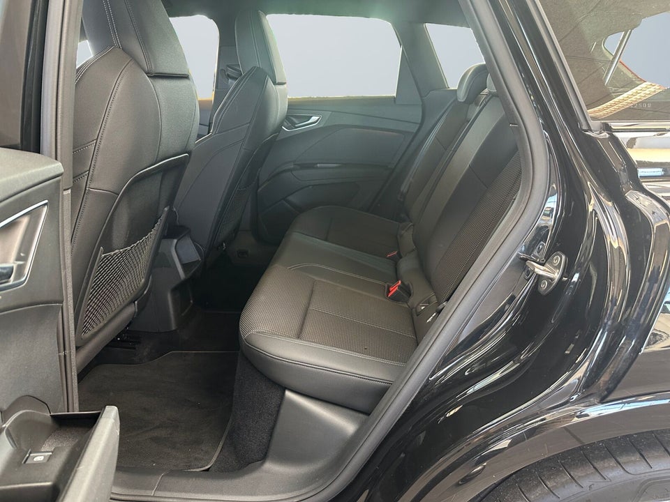 Audi Q4 e-tron 40 S-line 5d
