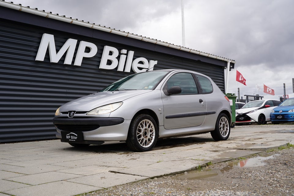 Peugeot 206 1,6 XR 3d