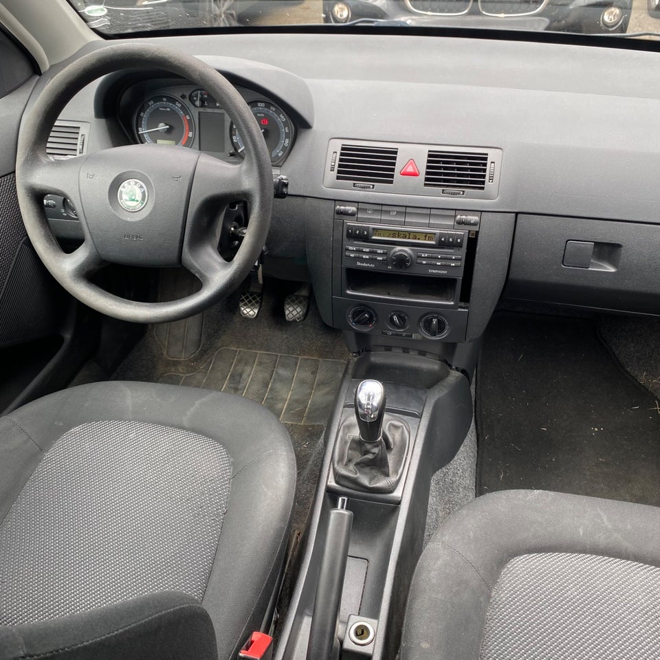 Skoda Fabia 1,4 16V 80 Ambiente Combi 5d