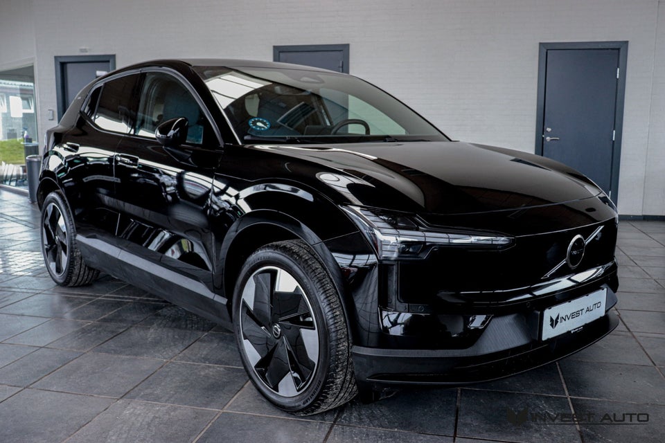 Volvo EX30 Extended Range Plus 5d