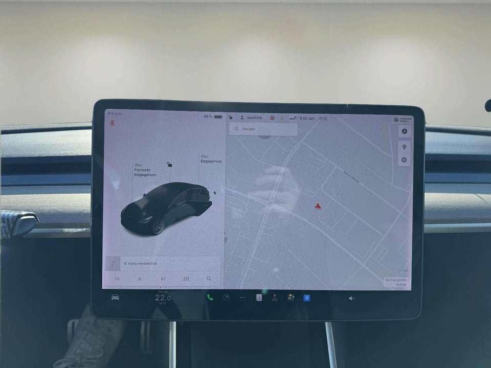 Tesla Model 3 Long Range AWD 4d