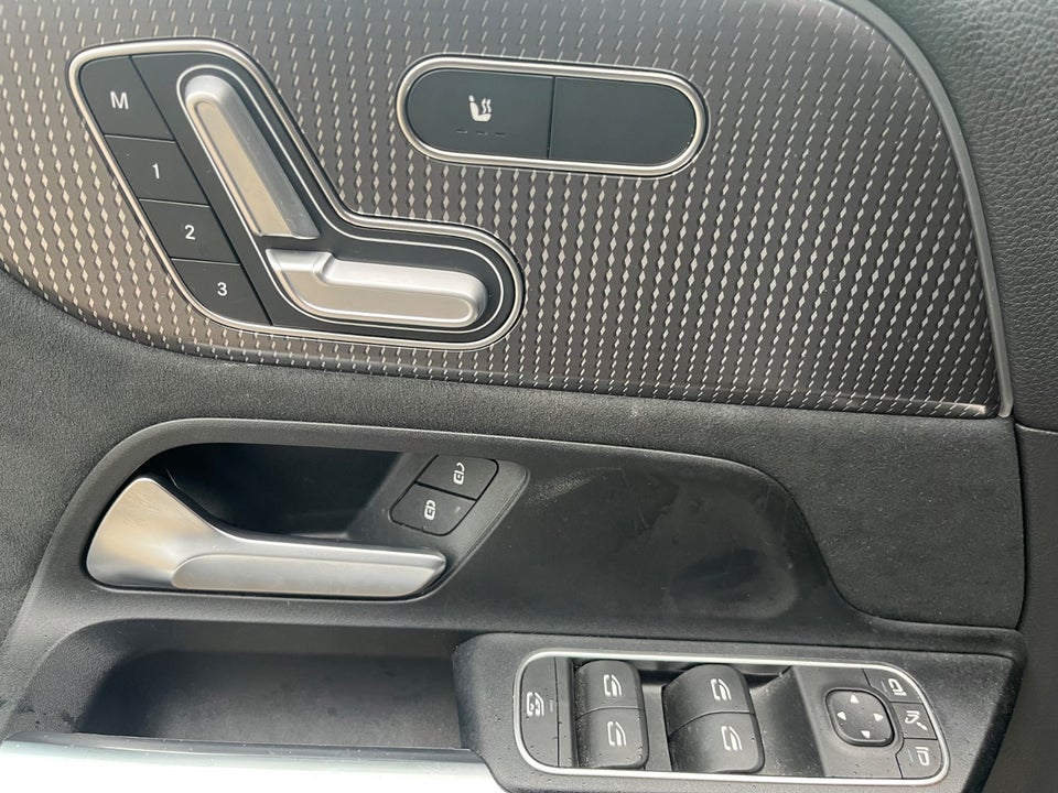 Mercedes EQB300 AMG Line 4Matic 5d