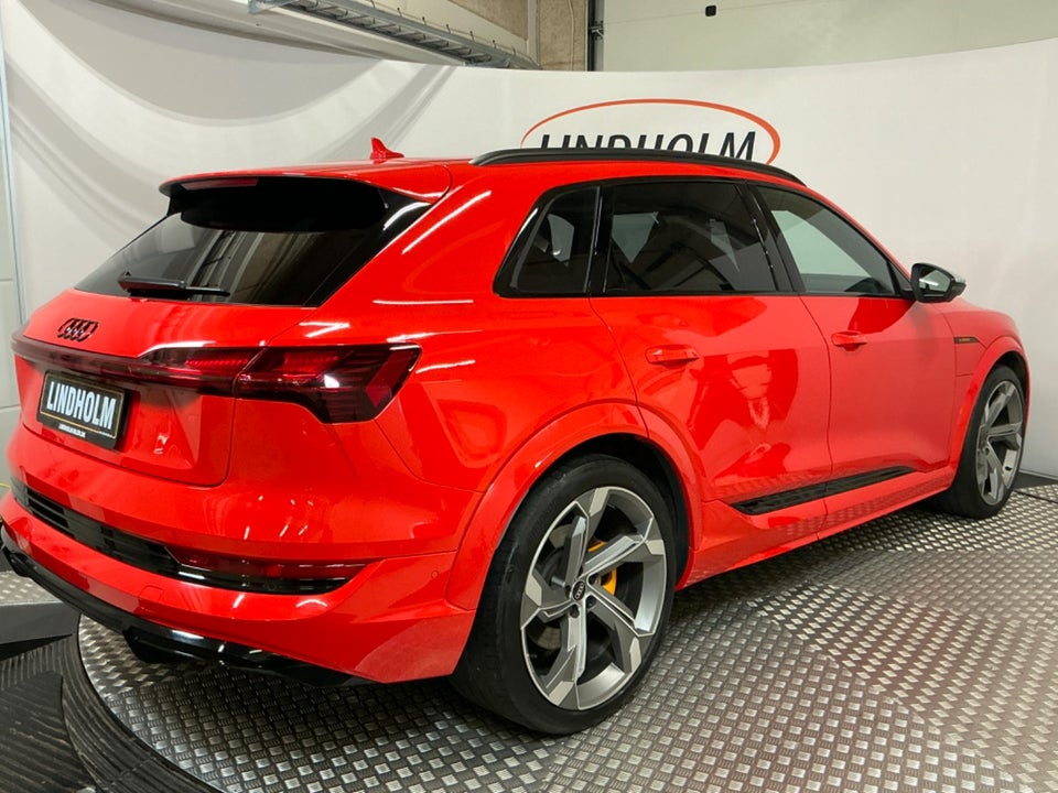 Audi e-tron S quattro 5d