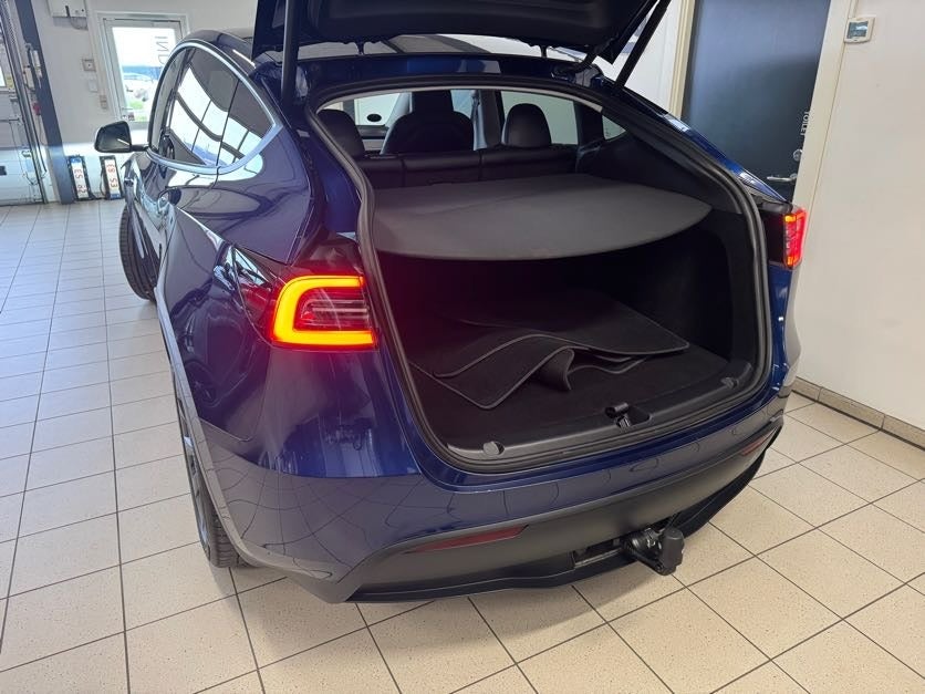 Tesla Model Y Long Range RWD 5d