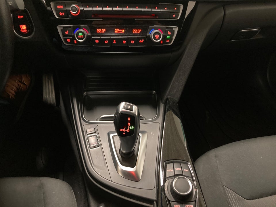 BMW 320d 2,0 Touring Advantage aut. 5d