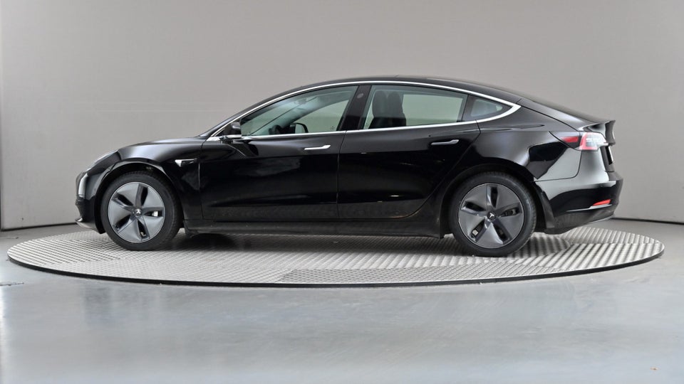 Tesla Model 3 Standard Range+ RWD 4d