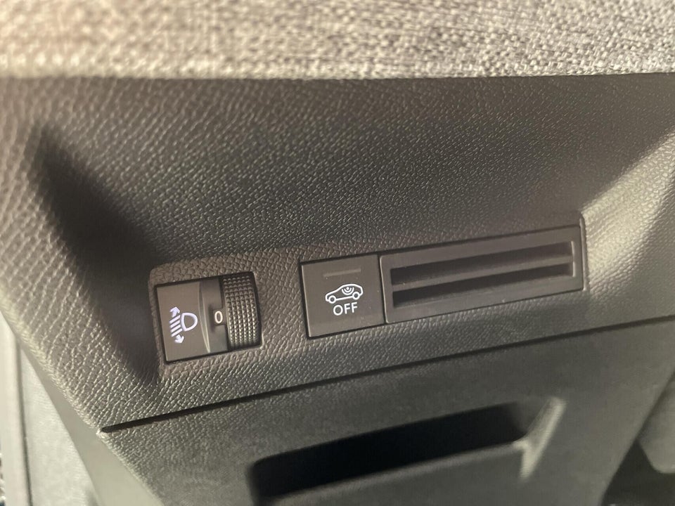 Peugeot e-5008 77 Allure 7prs 5d