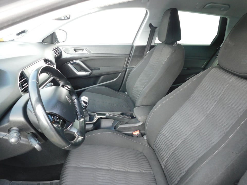 Peugeot 308 1,6 BlueHDi 120 Active 5d