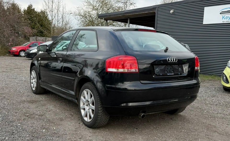 Audi A3 1,6 Attraction 3d