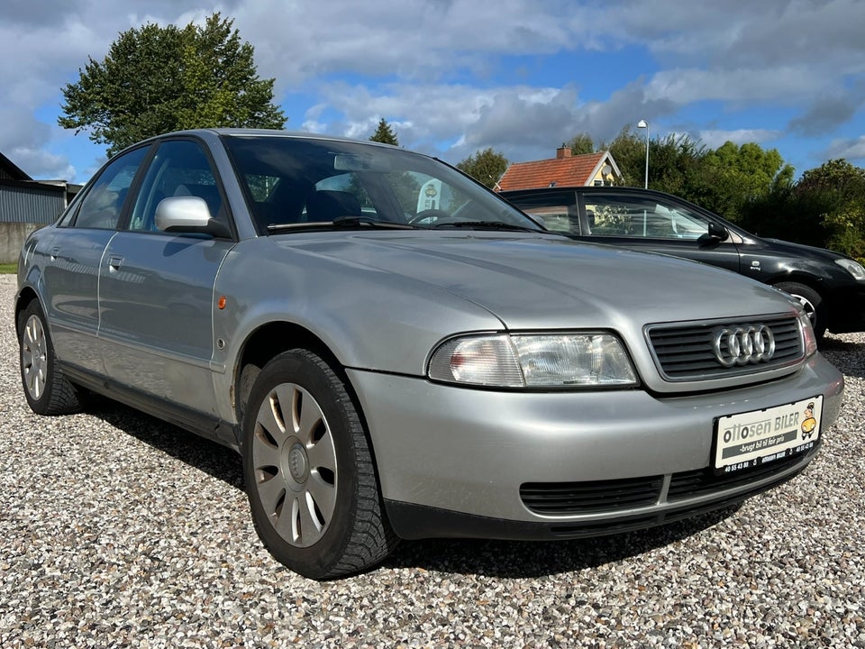 Audi A4 1,6  4d