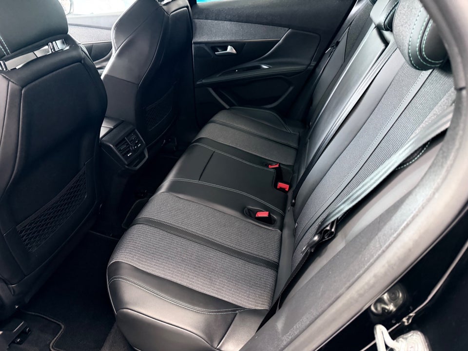 Peugeot 3008 1,6 Hybrid Allure Pack EAT8 5d