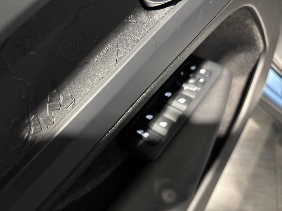 Volvo EX40 Extended Range Core 5d