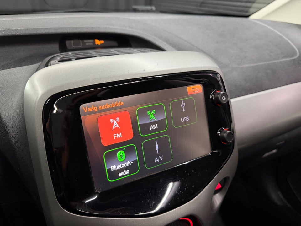 Toyota Aygo 1,0 VVT-i x-wave Sky 5d