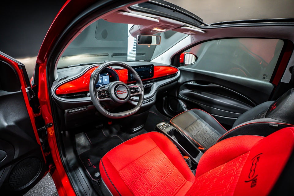 Fiat 500e 24 (RED) Cabrio 2d