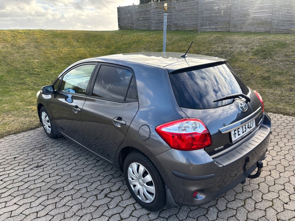Toyota Auris 1,4 D-4D T2 5d
