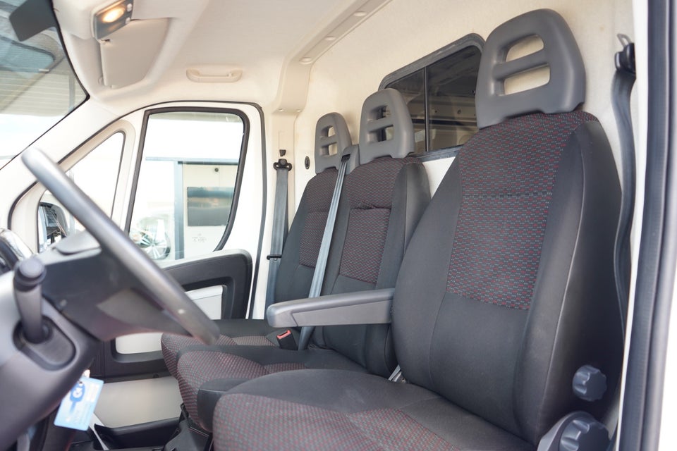 Peugeot Boxer 330 2,0 BlueHDi 130 L2H1 Premium