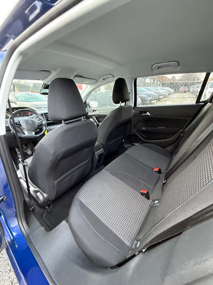 Peugeot 308 1,5 BlueHDi 130 Style 5d