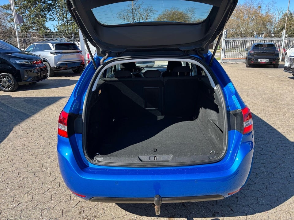 Peugeot 308 1,6 BlueHDi 120 Allure Sky SW EAT6 5d