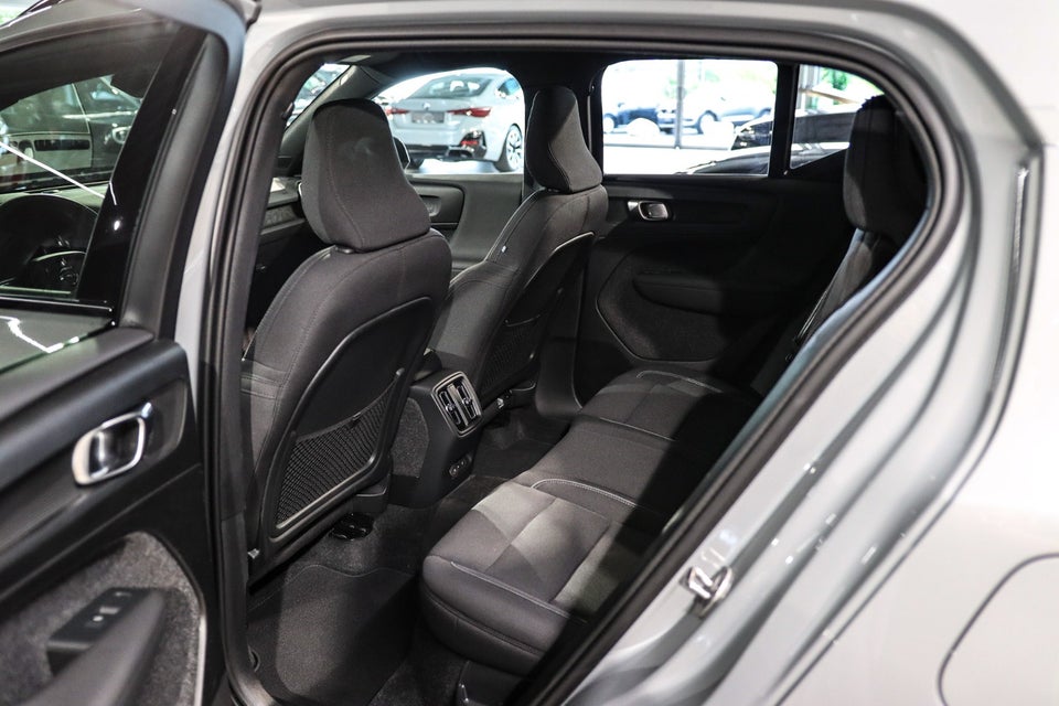 Volvo EX40 Extended Range Plus 5d